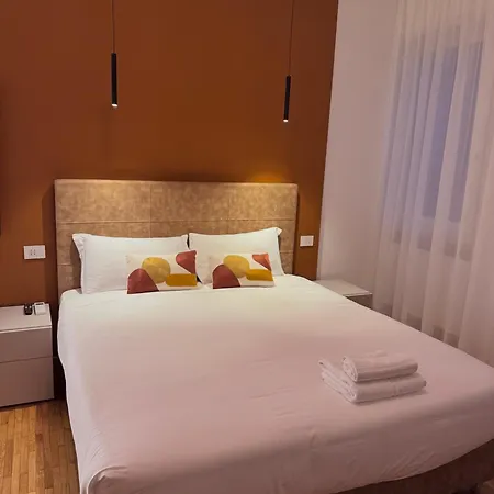 Urbanicooh Cavour Rooms&suite 3* Bologna