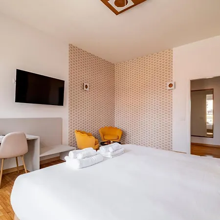 Urbanicooh Cavour Rooms&suite Penzion