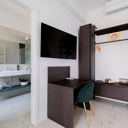 Urbanicooh Cavour Rooms&suite Penzion 3*