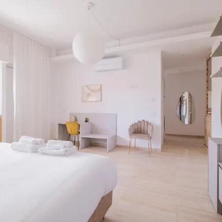 Urbanicooh Cavour Rooms&suite 3*