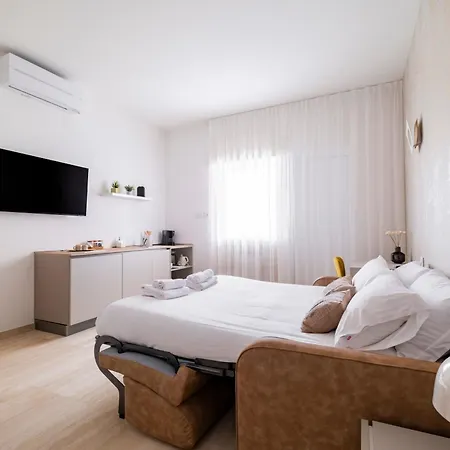 Urbanicooh Cavour Rooms&suite 3* Boloňa