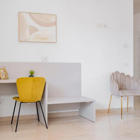 Urbanicooh Cavour Rooms&suite Penzion