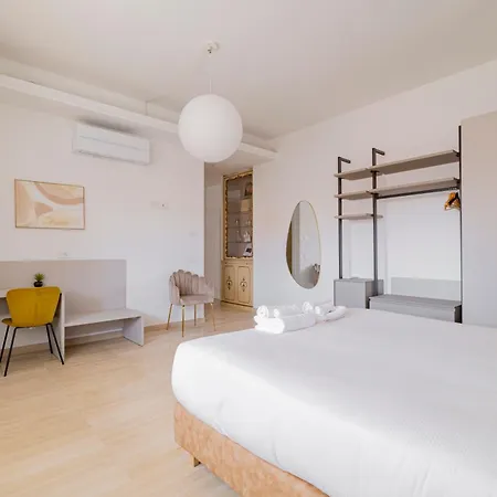 Urbanicooh Cavour Rooms&suite Penzion 3*