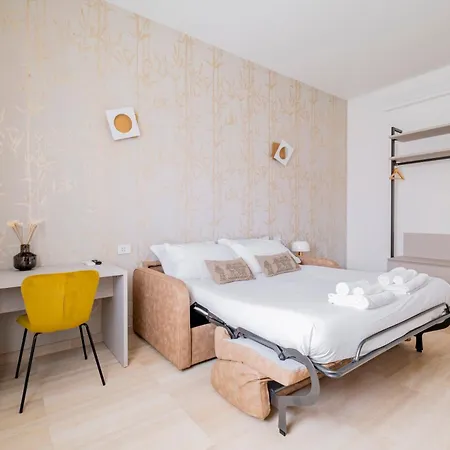 Urbanicooh Cavour Rooms&suite 3*