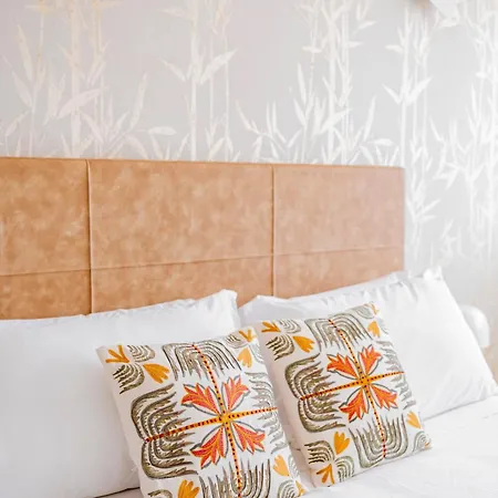 Urbanicooh Cavour Rooms&suite 3* Boloňa