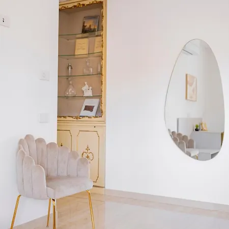 Urbanicooh Cavour Rooms&suite 3*