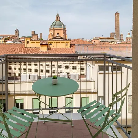 Urbanicooh Cavour Rooms&suite בולוניה