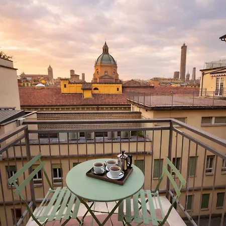 Urbanicooh Cavour Rooms&suite 3*